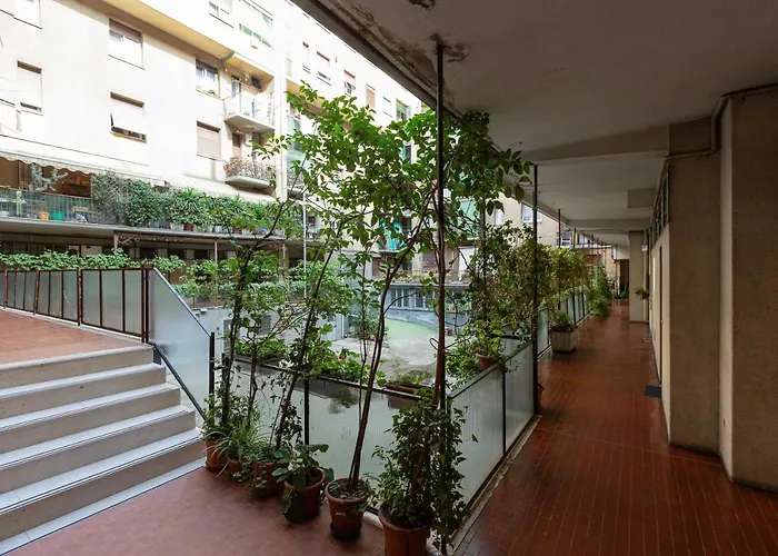 Guesthost - Cagnola Cozy Apartament With Balcony